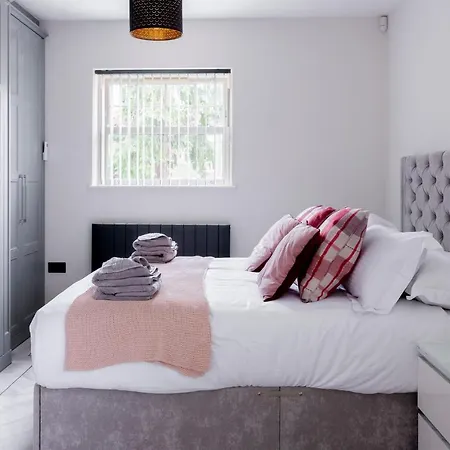 New Fully Furnished 5 Bedroom, 4 Bathroom Detached Houses Leicester Extérieur photo