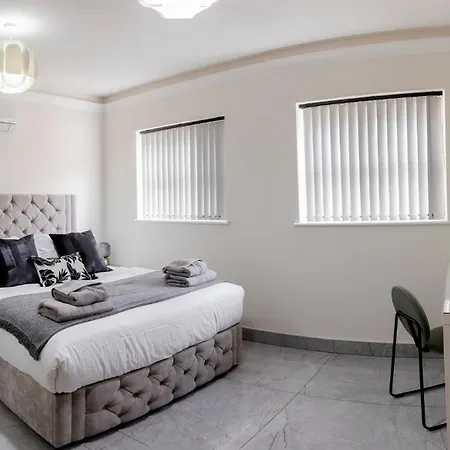 New Fully Furnished 5 Bedroom, 4 Bathroom Detached Houses Leicester Extérieur photo